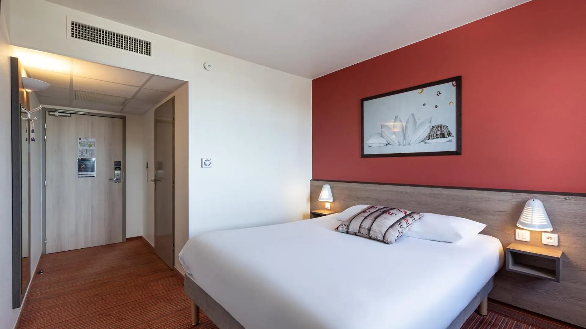 Ace Hotel Roanne Mably 3*,